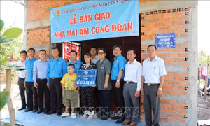 Hỗ trợ người nghèo ổn định cuộc sống, bảo đảm an sinh xã hội