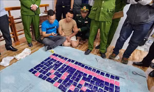 Bắt giữ 4 đối tượng trong đường dây mua bán, vận chuyển ma túy 