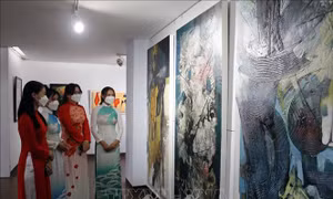 Triển lãm mỹ thuật 'Hội tụ sắc màu' tại Đà Nẵng