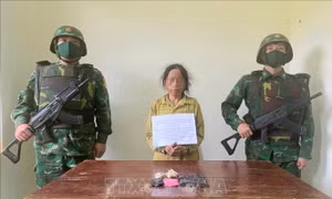 Đối tượng nghiện lâu năm bị bắt khi đang mua bán ma túy 