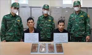 Bắt quả tang 4 đối tượng mua bán trái phép ma túy ở khu vực biên giới
