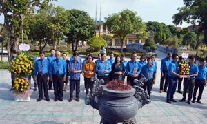 Tri ân những đóng góp của Tổng Bí thư Nguyễn Văn Linh