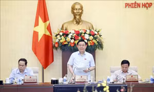 Bế mạc Phiên họp thứ 13 của Ủy ban Thường vụ Quốc hội