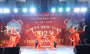 Người Việt tại Lào vui Xuân đoàn kết, hướng về quê hương
