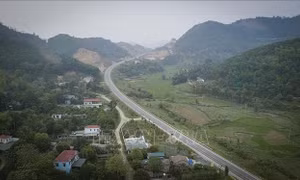 Lập Hội đồng thẩm định Báo cáo nghiên cứu tiền khả thi Dự án xây dựng đường Hòa Lạc - Hòa Bình