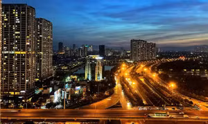 Hà Nội phân luồng giao thông để thi công hệ thống chiếu sáng