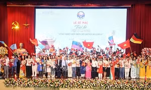 Bế mạc Trại hè Việt Nam 2025: Thanh niên kiều bào giữ gìn bản sắc, góp sức xây dựng đất nước