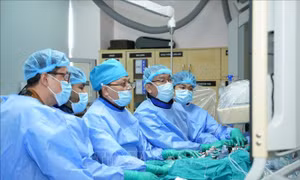 Thay van động mạch chủ qua ống thông - bước tiến quan trọng trong điều trị bệnh lý van tim