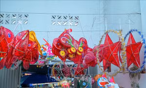 Những người 'giữ hồn' cho lồng đèn truyền thống