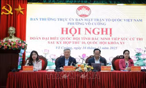 Phó Thủ tướng Thường trực Chính phủ Nguyễn Hòa Bình tiếp xúc cử tri tại Bắc Ninh
