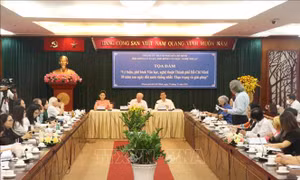 Phát triển nguồn nhân lực chất lượng cao trong công tác lý luận, phê bình
