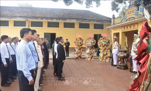 Tưởng niệm các chiến sĩ cách mạng hy sinh tại Nhà đày Buôn Ma Thuột