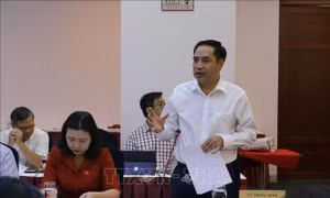 Bảo đảm quyền làm việc và tạo thuận lợi cho người lao động