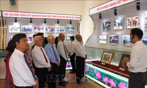 Trưng bày nhiều hiện vật quý của nguyên Chủ tịch nước Nguyễn Minh Triết tặng Bảo tàng tỉnh Bình Dương
