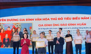 Tuyên dương 80 gia đình văn hóa tiêu biểu Thủ đô 