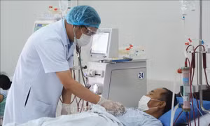 Những chiến binh áo trắng trong cuộc chiến chống dịch COVID-19