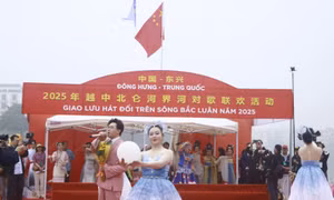 Giao lưu hát đối trên sông biên giới Bắc Luân
