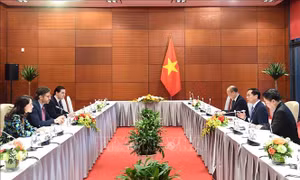 Phó Thủ tướng Bùi Thanh Sơn tiếp Thứ trưởng Ngoại giao Colombia 