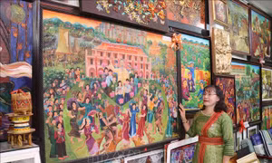 Nữ họa sĩ người Chăm có nhiều sáng tác về học tập, làm theo gương Bác