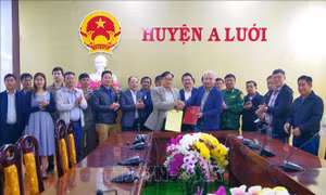 Thống nhất dịch chuyển vị trí đấu nối giao thông của hai cửa khẩu tiếp giáp với Lào