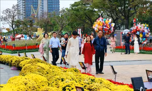 Đà Nẵng rộn ràng sắc Xuân, vững bước vào kỷ nguyên phát triển mới