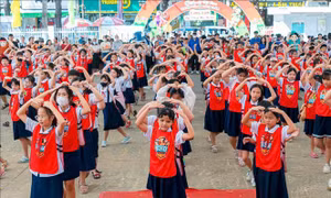1.600 thiếu nhi tham gia Ngày hội Thiếu nhi Việt Nam - Học tập tốt, rèn luyện chăm
