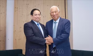 Thủ tướng Phạm Minh Chính gặp Chủ tịch Hội đồng Châu Âu Antonio Costa 