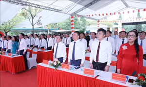 Thường trực Ban Bí thư dự Lễ khai giảng năm học mới tại Trường Phổ thông Dân tộc nội trú tỉnh Bắc Ninh 