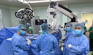Thay khớp háng thành công cho bệnh nhân cao tuổi nhất từ trước đến nay