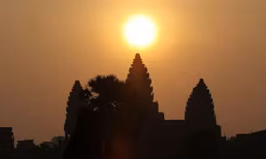 Bình minh ngày Xuân phân tại Campuchia