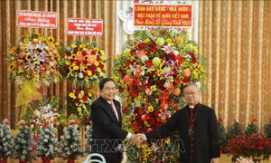 Đồng chí Trần Thanh Mẫn thăm, chúc mừng Giáng sinh tại Cần Thơ