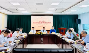 Trí thức khoa học góp ý về chính sách phát triển, hoàn thiện pháp luật 
