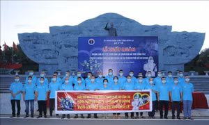 Đoàn cán bộ y tế Sơn La tham gia hỗ trợ chống dịch tại TP Hồ Chí Minh