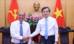Việt Nam - Lào đổi mới hợp tác đào tạo cán bộ và nâng cao năng lực thực thi chính sách