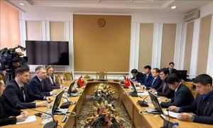 Bí thư thứ nhất TƯ Đoàn TNCS Hồ Chí Minh thăm và làm việc tại Belarus