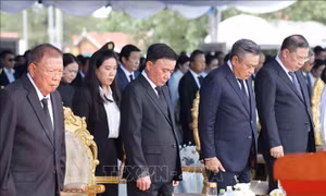 Thường trực Ban Bí thư dự Lễ truy điệu đồng chí Xaysomphone Phomvihane, Chủ tịch Quốc hội Lào