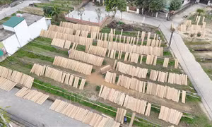 Nhu cầu tăng cao, làng nghề bánh đa nem tăng cường sản xuất phục vụ Tết