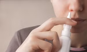 Đột phá vắc-xin xịt mũi 'vạn năng' chống COVID, cúm, viêm phổi và dị ứng