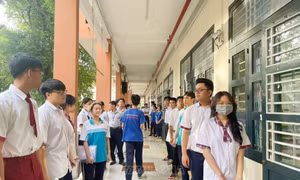 Đa dạng hình thức ôn luyện kết hợp hướng dẫn học sinh tự học