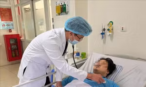 Cứu sống bệnh nhân người nước ngoài nguy kịch vì sốc tim, sốc nhiễm khuẩn