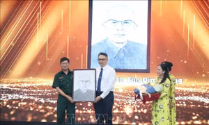 Nhiều hoạt động kỷ niệm 136 năm Ngày sinh của Chủ tịch Tôn Đức Thắng
