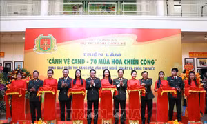 Triển lãm ảnh 'Cảnh vệ Công an nhân dân – 70 mùa hoa chiến công'