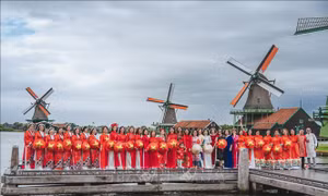 'Việt phục bộ hành - lan tỏa tinh thần ngày hội non sông' tại Hà Lan