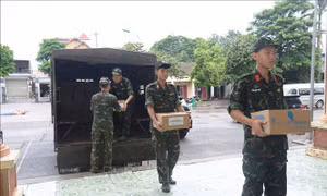 Động viên, hỗ trợ người dân huyện Mỹ Đức (Hà Nội) bị thiệt hại do mưa bão