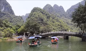 Rộn ràng không khí Lễ hội Tràng An