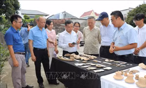 Khơi dậy giá trị di sản từ 'lòng đất' Mán Bạc