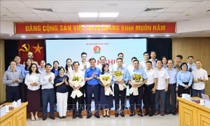 Bảo vệ trẻ em không có nghĩa là ngăn các em sử dụng công nghệ