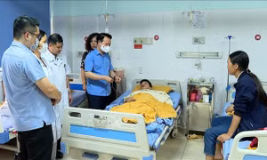 Thăm hỏi, động viên các nạn nhân trong vụ tai nạn lao động đặc biệt nghiêm trọng tại Yên Bái