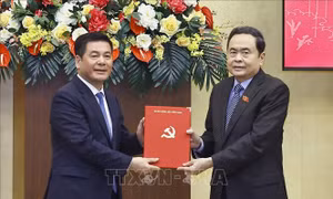 Đồng chí Nguyễn Hồng Diên giữ chức Phó Bí thư chuyên trách Đảng ủy Quốc hội