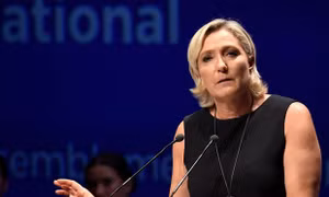 Thăm dò bầu cử Pháp: Bà Le Pen thu hẹp khoảng cách với Tổng thống Macron 